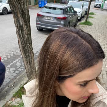 Saç Boyama Deneyiminde Hayal Kırıklığı: Vaat Edilen Ve Gerçek Arasındaki Uçurum