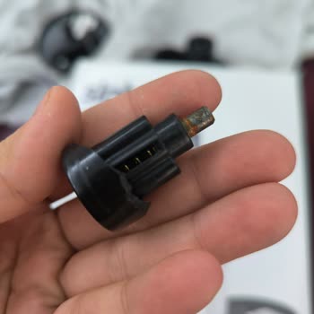 Paslı Parçalar Ve Kırılan Ürünle Hayal Kırıklığı