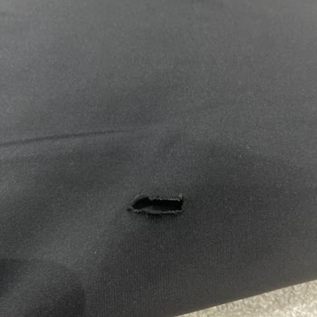 Beklenmedik Yırtık: Oysho Taytında Hayal Kırıklığı