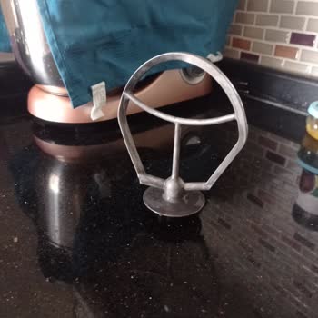 Emsan Hamur Yoğurma Makinesi: Beklenmedik Malzeme Sorunu Ve Hayal Kırıklığı