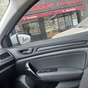 Pahalı Çay Ve Fazla Börek: Hacı Baba Pastanesi'nde Hayal Kırıklığı