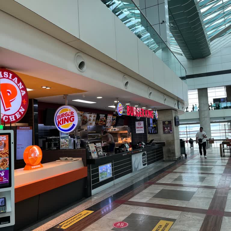 Havalimanı Burger King'de Personel İndirimi Sorunu
