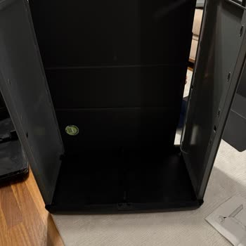 Eksik Ve Yanlış Gönderilen Dolap Parçaları İçin Çözüm Bekleyen Müşteri