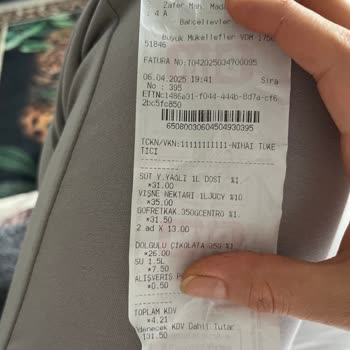 Kasiyer İlgisizliği Ve İletişim Sorunu