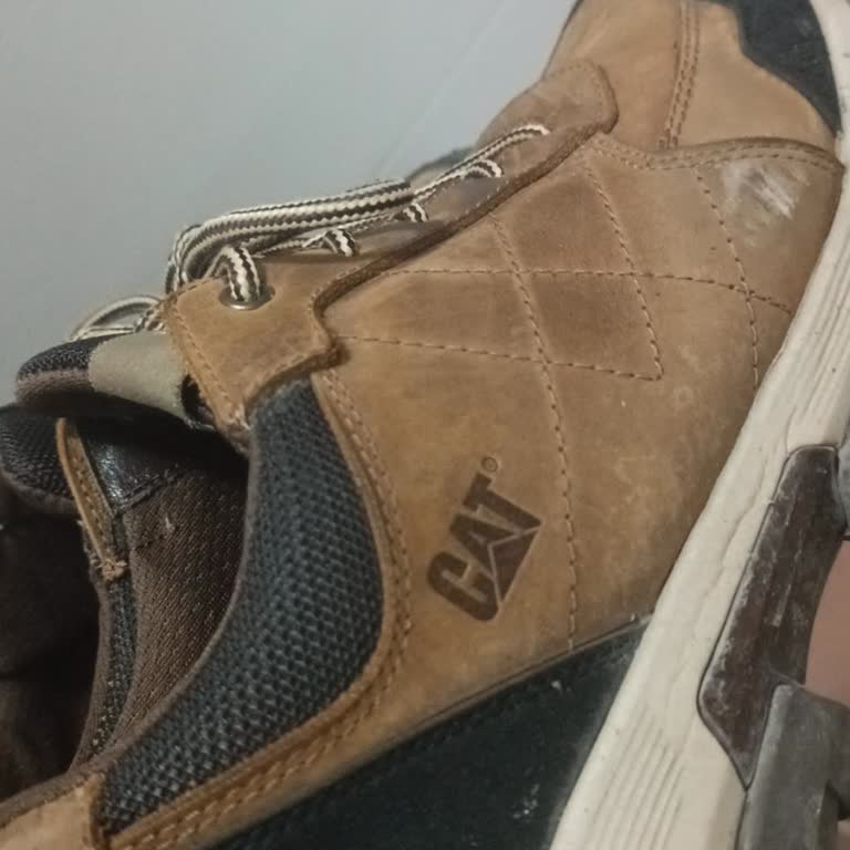 Ayak Sağlığını Tehdit Eden Caterpillar Botları