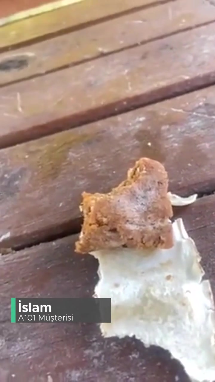 A101 Çokça Çiğ Köfte Küflenmeye Hazır videonun kapak resmi