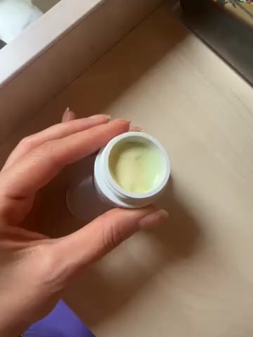 Kiehl's Avocado Eye Cream defektes Produkt mit wässrigem Inhalt erhalten Videovorschaubild