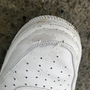 Boyası Akan Ayakkabılar: 3000₺'lik Hayal Kırıklığı