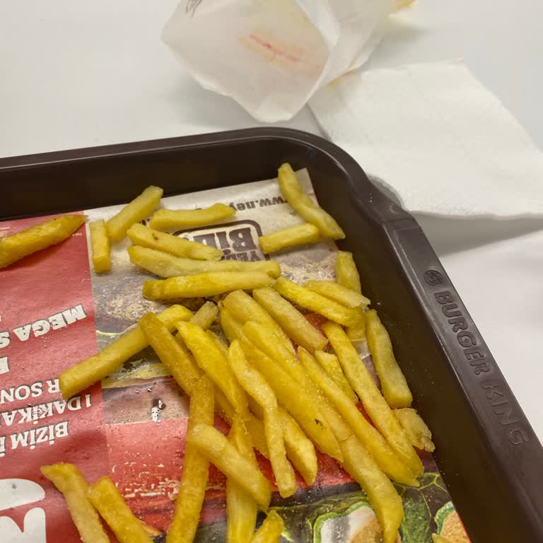 Burger King'de Hayal Kırıklığı: Küçük Porsiyon Ve Kötü Hizmet