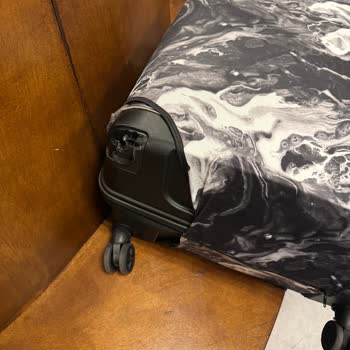 Emirates: Повреждённые чемоданы после полёта