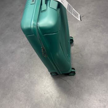 Emirates: Повреждение чемодана, жду решения