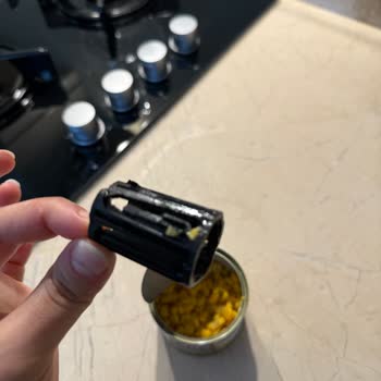 Mısır Konservesinde Şok Edici Plastik Parça!