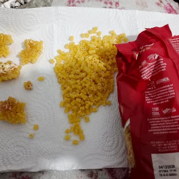 Küflenmiş Makarna Ve İlgisiz Müşteri Hizmetleri