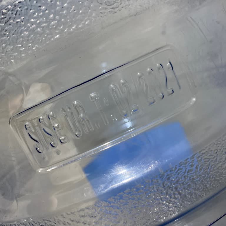 Eski Ve Kirli Damacanalarla Hayal Kırıklığı