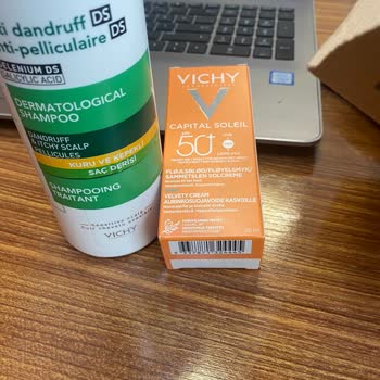 Vichy Sonnencreme und Dercos Shampoo Pickelbildung und unangenehmer Geruch