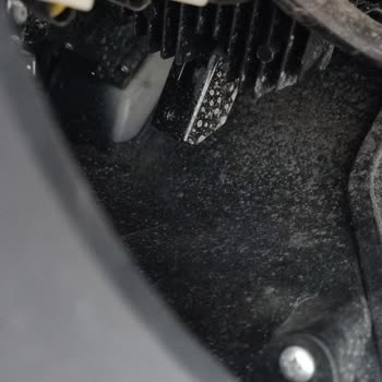 Motor Gövdesindeki Çatlak Ve Servis Sorunları