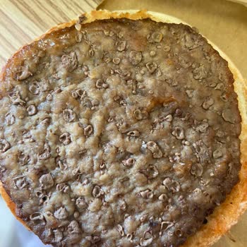 Burger King'de Hayal Kırıklığı: Sağlıksız Köfte Krizi