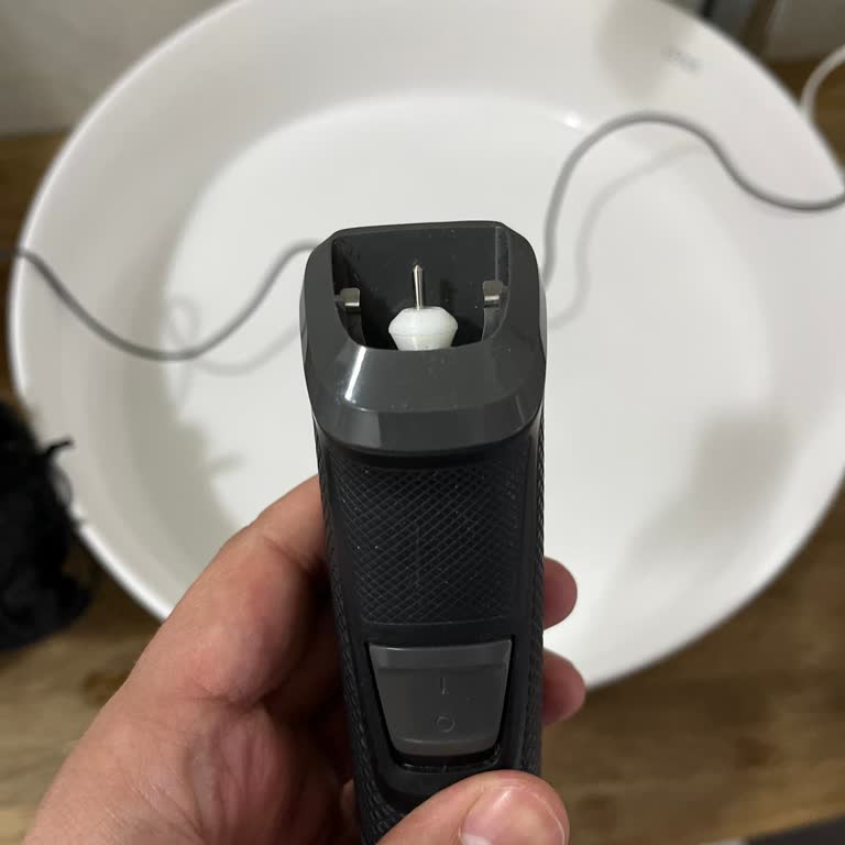 Philips Beklenmedik Arıza İle Yarı Yolda Kalan Tıraş Makinesi