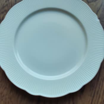 Kütahya Porselen Tabaklar Makineden Kırık Çıktı