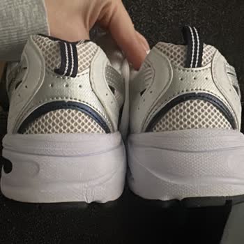 New Balance 530 Modelinde Renk Ve Uyum Sorunu