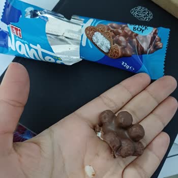 Çikolatanın İçinden Çıkan Taş Şoku
