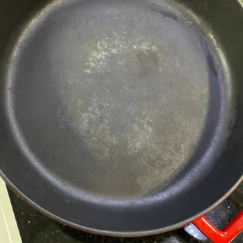Lava Tencerelerde Beklenmedik Lekeler