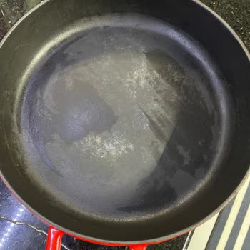Lava Tencerelerde Beklenmedik Lekeler