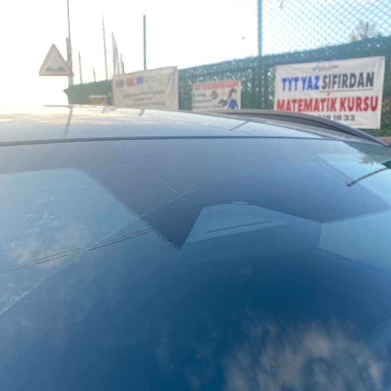 Hyundai Bayon'da Üretim Hatası: Ön Cam Çatlağı
