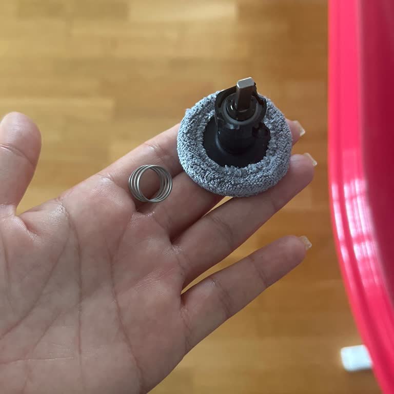 Roborock Saros 10: İlk Kullanımda Kırılan Yan Paspas