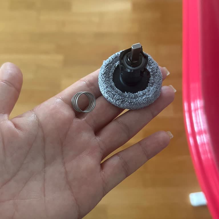 Roborock Saros 10: İlk Kullanımda Kırılan Yan Paspas