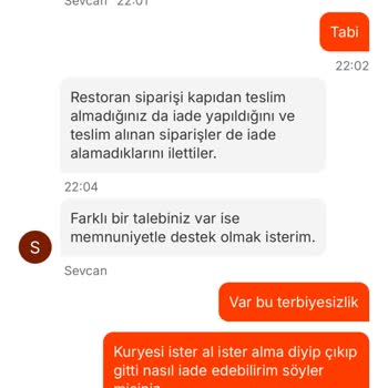 Açık Gelen Pizza Ve Kuryenin Kaba Tavrı