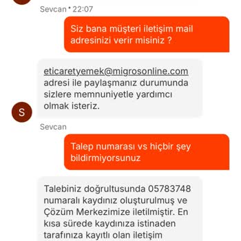 Açık Gelen Pizza Ve Kuryenin Kaba Tavrı