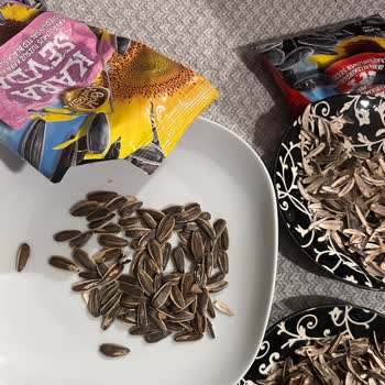 Migros'tan Aldığım Çekirdek Paketinden Salyangoz Çıktı!