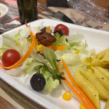 Tavuk Dünyası'nda Hayal Kırıklığı: Küçük Porsiyonlar Ve Kalitesiz Servis