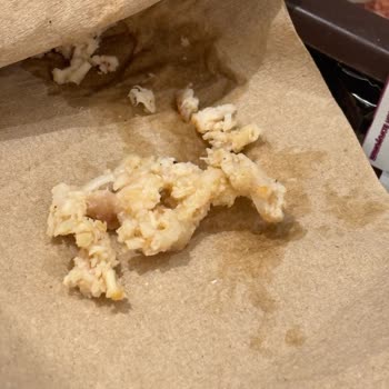 Tavuk Dünyası'nda Hayal Kırıklığı: Küçük Porsiyonlar Ve Kalitesiz Servis