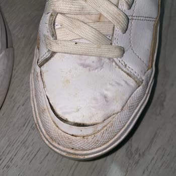 Nike Ayakkabının Hızla Bozulması Ve Yanıltıcı Müşteri Hizmetleri