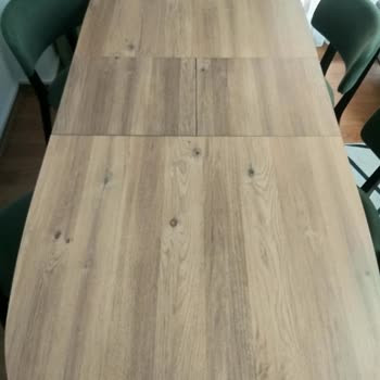 Farklı Renk Tonlarıyla Gelen Masa Ve Çözüm Arayışı