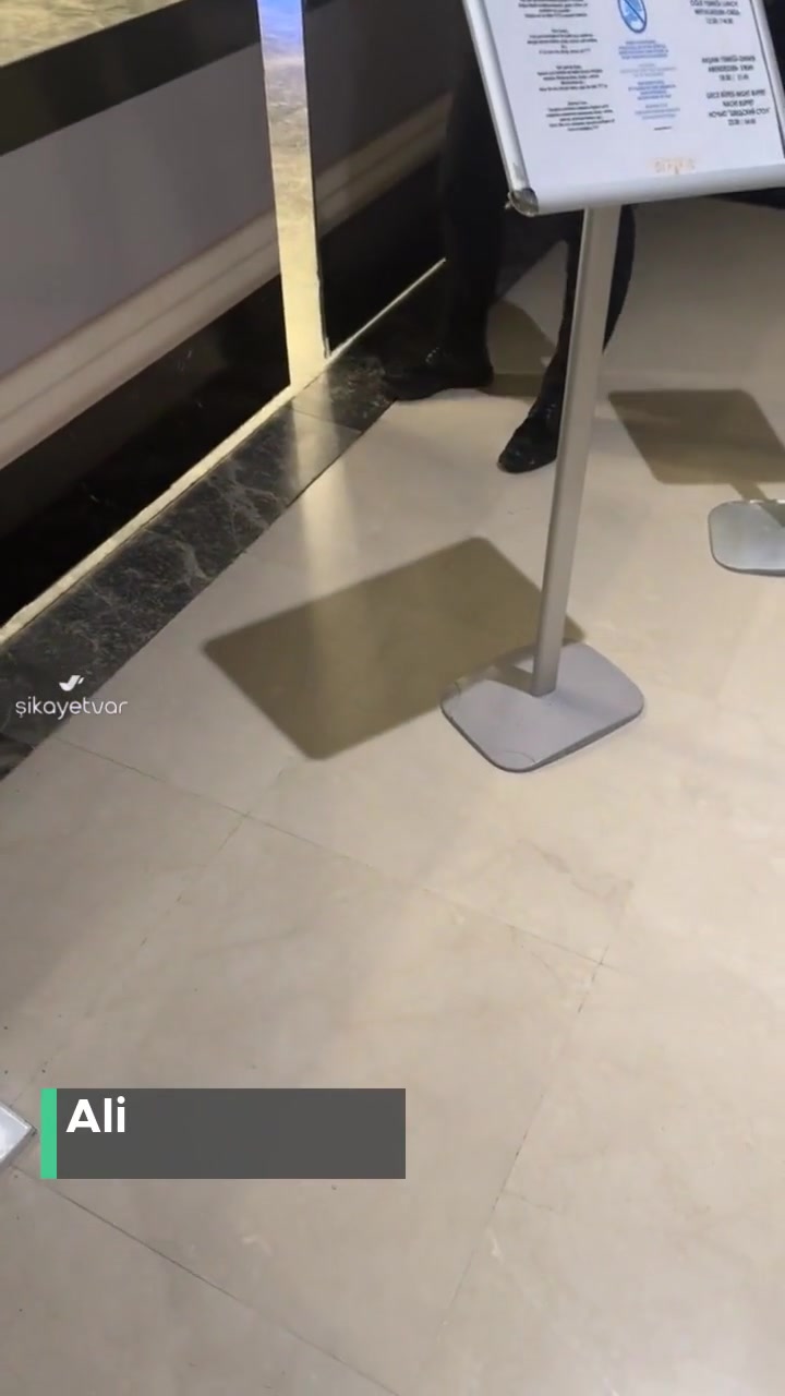 Granada Luxury Hotels Personelinin Tavrı! videonun kapak resmi
