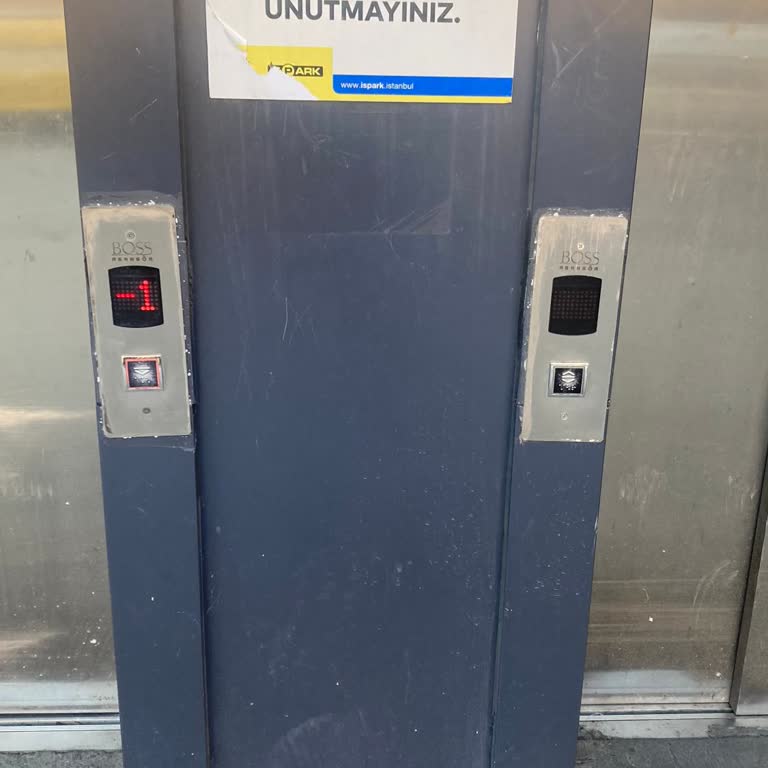 Bahçelievler Otoparkında Sürekli Arızalar Ve Hijyen Sorunları