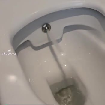 ECA Serel Marka Kanalsız Klozet Suyu Dışarı Atıyor