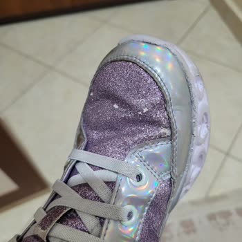 Sketchers Çocuk Botlarının Simleri 3 Ayda Döküldü