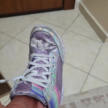 Sketchers Çocuk Botlarının Simleri 3 Ayda Döküldü