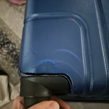 Carrefour'dan Aldığım Valizler İlk Kullanımda Kırıldı Ve Çözüm Sunulmadı