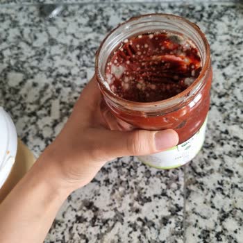 Bebek Salçasında Küf Ve Yetersiz Bilgilendirme