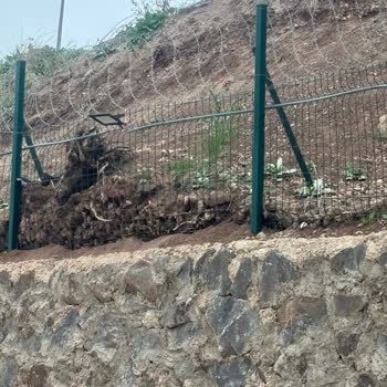 Tehlike Saçan Toprak Ve Kayalar İçin Acil Önlem Çağrısı