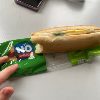 Şok Marketler Tarihi Geçmiş Küflü Sandviç Şoku