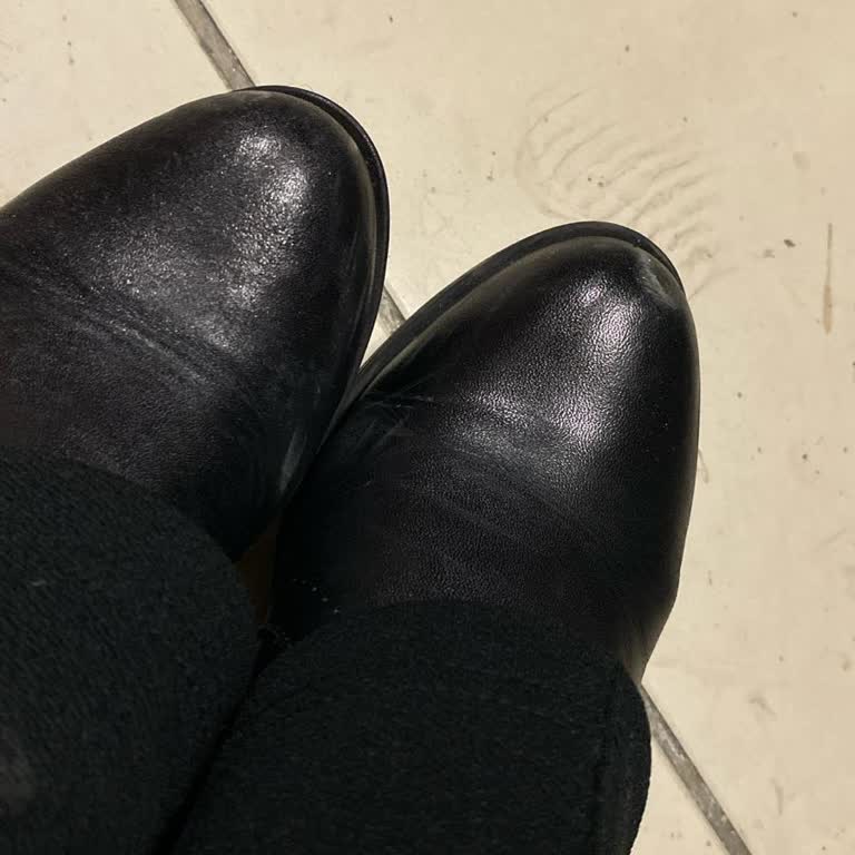 Tergan'dan Aldığım Botlar Sürekli Soyuluyor!