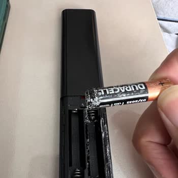 Kumandada Patlayan Pil Şoku