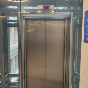 Sinpaş Holding Ofislerinde Asansör Sorunu Ve İlgisizlik