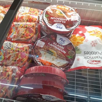 BİM Şubesinde Sağlığı Tehdit Eden Açık Paketli Et Ürünleri